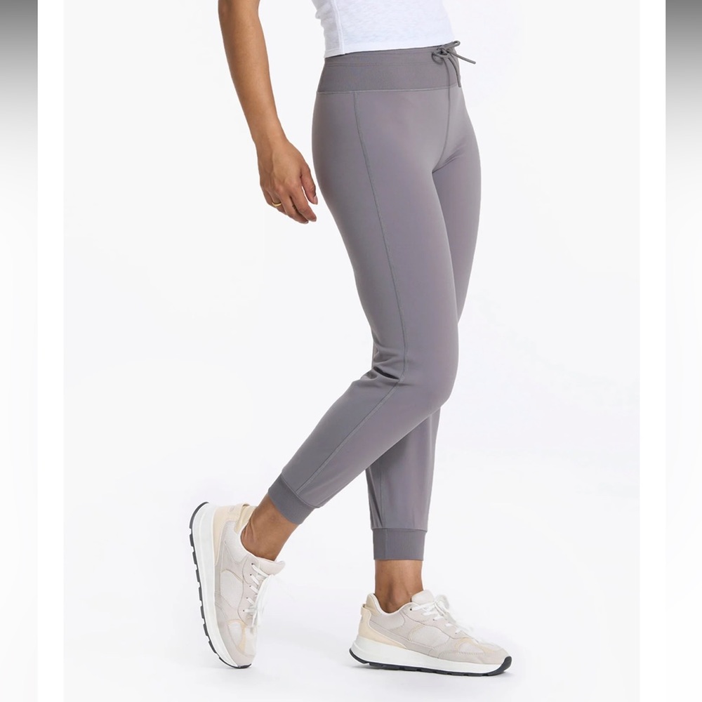 Vuori Daily Jogger